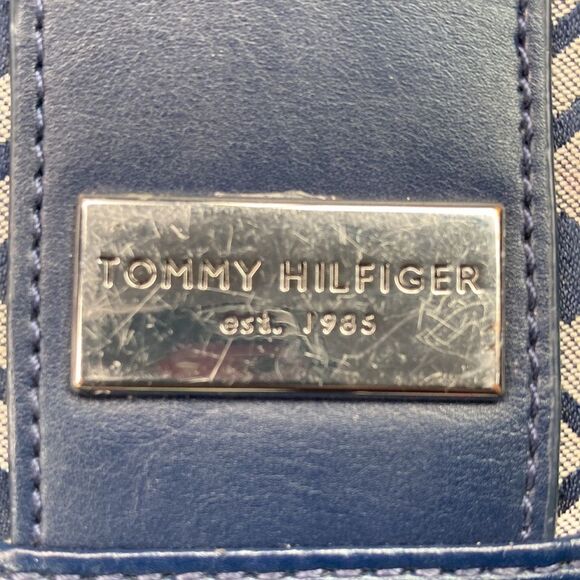 Tommy Hilfiger black cream monogram wallet - Picture 2 of 14